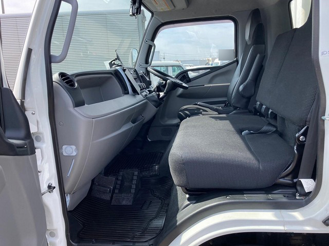 三菱ふそうキャンター冷凍車（冷蔵車）小型（2t・3t）[写真13]