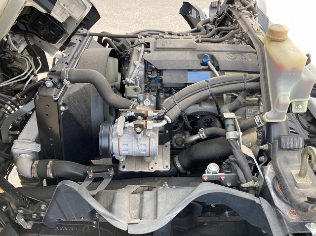 三菱ふそうキャンター冷凍車（冷蔵車）小型（2t・3t）[写真24]