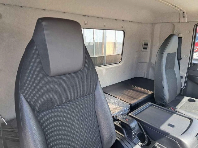 三菱ふそうファイターアルミブロック中型（4t）[写真18]