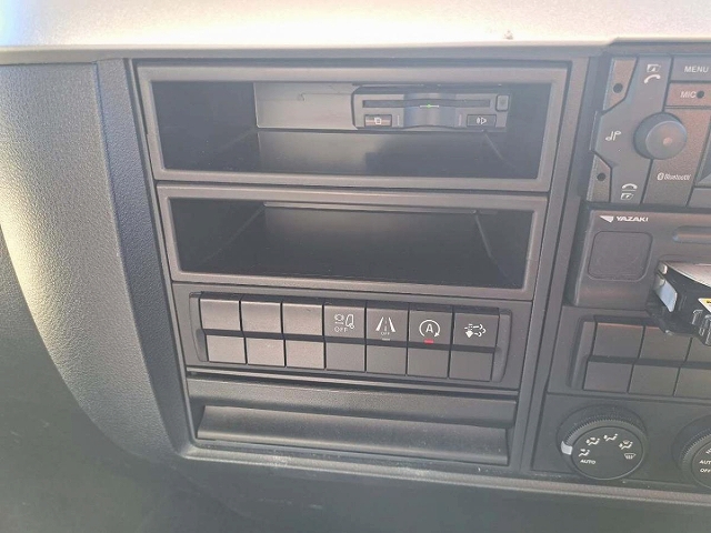 三菱ふそうファイターアルミブロック中型（4t）[写真24]