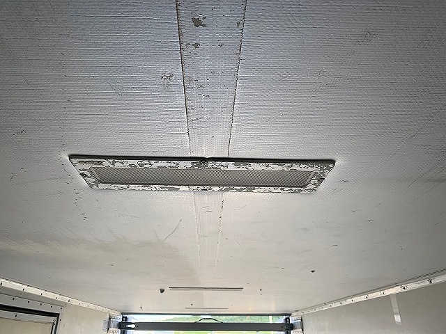 いすゞエルフ冷凍車（冷蔵車）小型（2t・3t）[写真13]