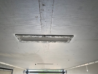 いすゞエルフ冷凍車（冷蔵車）小型（2t・3t）[写真13]