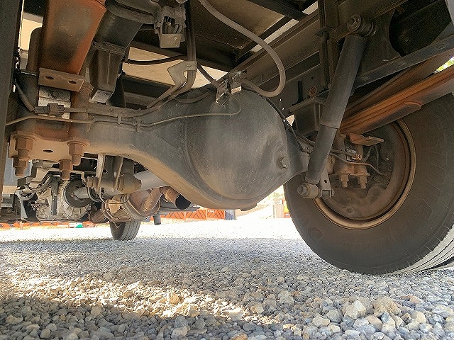 いすゞエルフ冷凍車（冷蔵車）小型（2t・3t）[写真16]