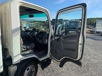 いすゞエルフ冷凍車（冷蔵車）小型（2t・3t）[写真24]