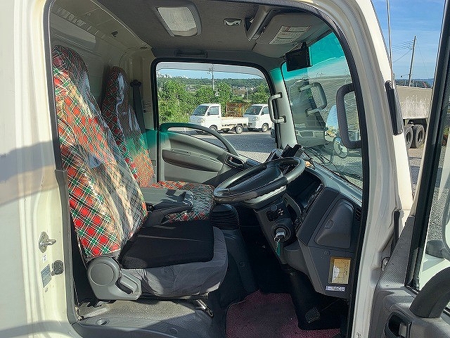 いすゞエルフ冷凍車（冷蔵車）小型（2t・3t）[写真25]