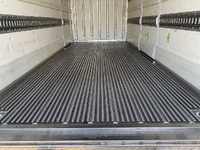 いすゞエルフ冷凍車（冷蔵車）小型（2t・3t）[写真08]