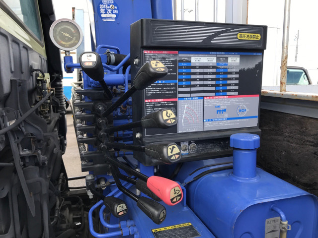 UDトラックスコンドルクレーン3段増トン（6t・8t）[写真16]