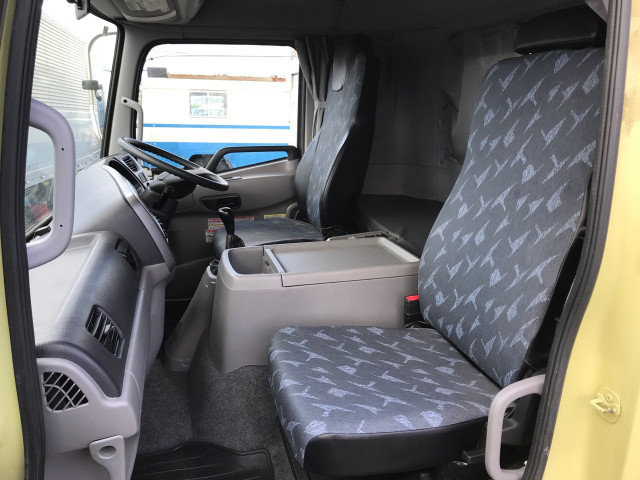 UDトラックスコンドルクレーン3段増トン（6t・8t）[写真19]