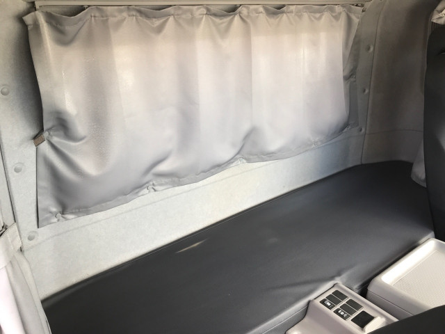 UDトラックスコンドルクレーン3段増トン（6t・8t）[写真22]