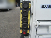 いすゞエルフパッカー車（塵芥車）小型（2t・3t）[写真10]