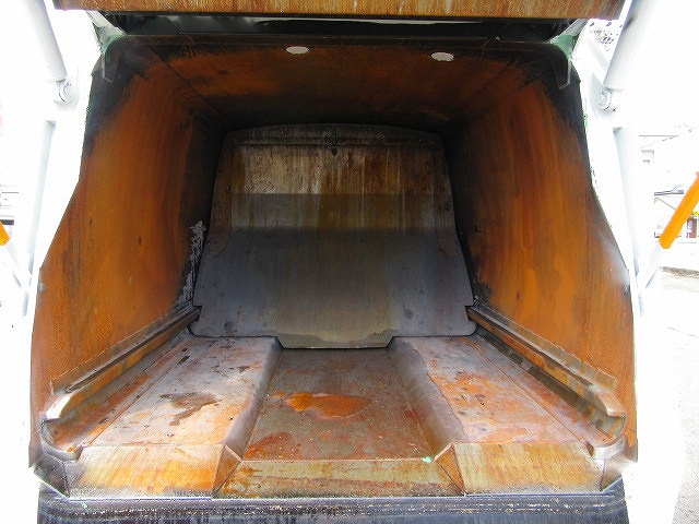 いすゞエルフパッカー車（塵芥車）小型（2t・3t）[写真13]