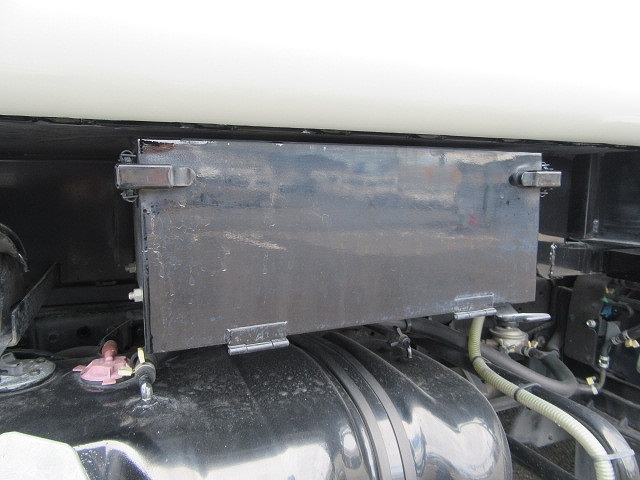 いすゞエルフパッカー車（塵芥車）小型（2t・3t）[写真22]