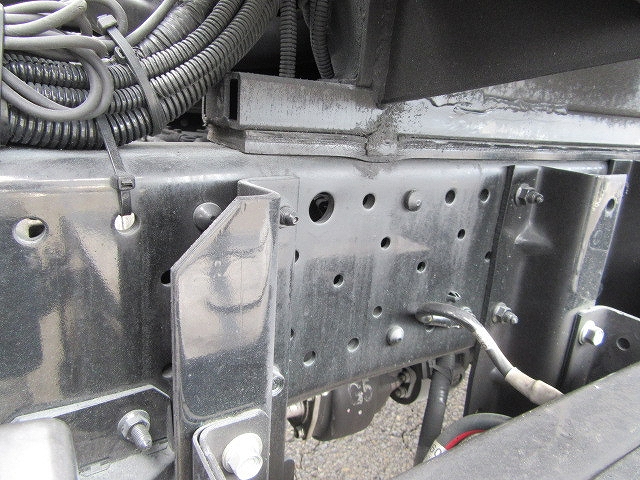 いすゞエルフパッカー車（塵芥車）小型（2t・3t）[写真25]