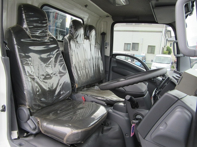 いすゞエルフパッカー車（塵芥車）小型（2t・3t）[写真29]