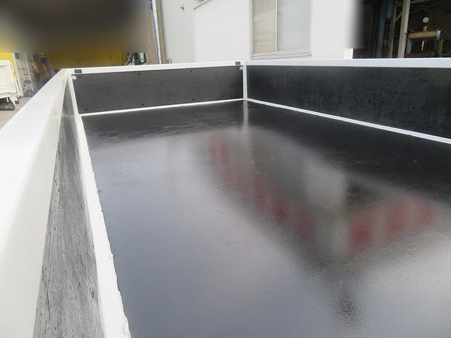 日産アトラス平ボディ小型（2t・3t）[写真14]