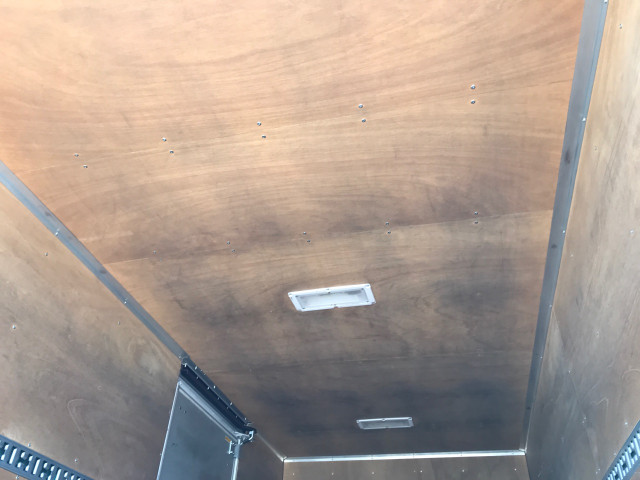 三菱ふそうキャンターアルミバン小型（2t・3t）[写真14]