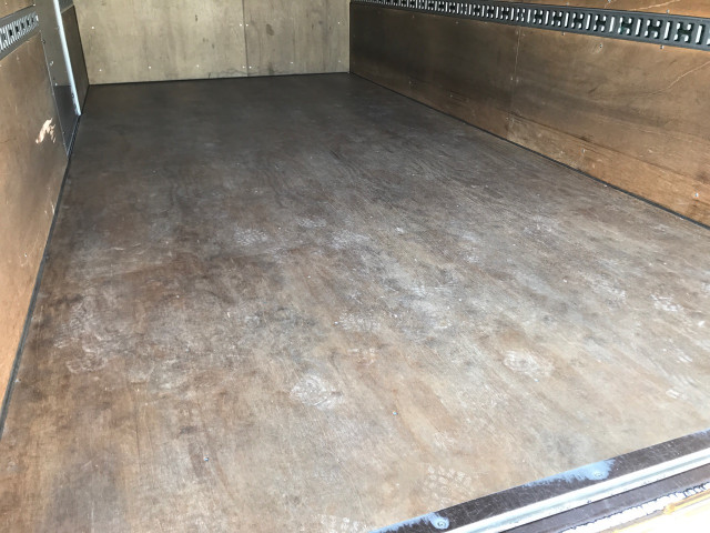 三菱ふそうキャンターアルミバン小型（2t・3t）[写真15]