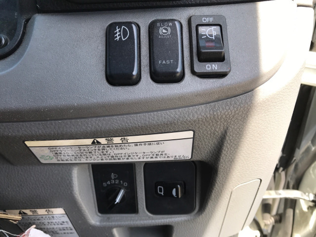 三菱ふそうキャンターアルミバン小型（2t・3t）[写真21]