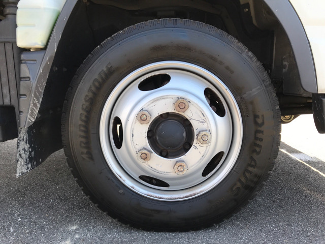 三菱ふそうキャンターアルミバン小型（2t・3t）[写真24]