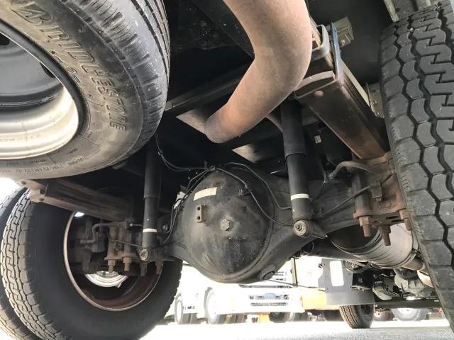 三菱ふそうキャンターアルミバン小型（2t・3t）[写真32]