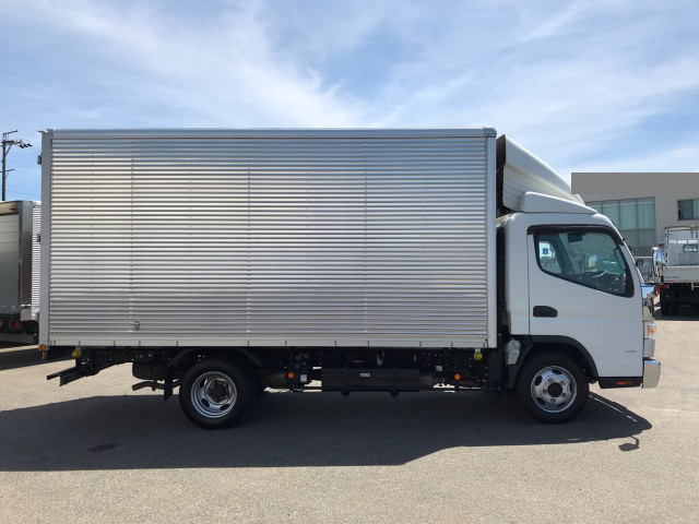 三菱ふそうキャンターアルミバン小型（2t・3t）[写真06]