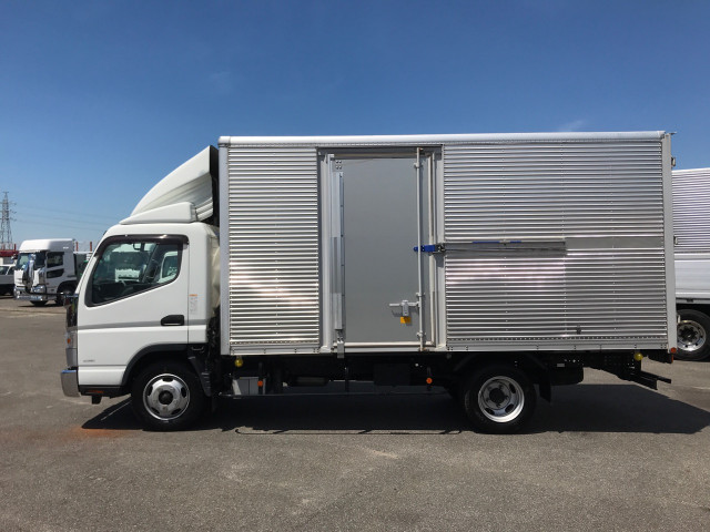 三菱ふそうキャンターアルミバン小型（2t・3t）[写真07]