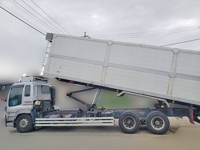 いすゞギガチップ運搬車大型（10t）[写真04]