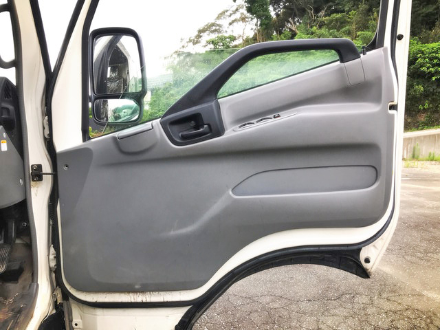 日野デュトロ平ボディ小型（2t・3t）[写真28]