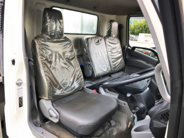 日野デュトロ平ボディ小型（2t・3t）[写真32]