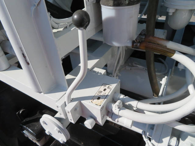 UDトラックスコンドルタンク車（タンクローリー）中型（4t）[写真22]