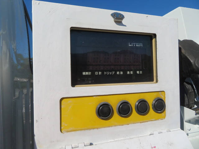 UDトラックスコンドルタンク車（タンクローリー）中型（4t）[写真23]