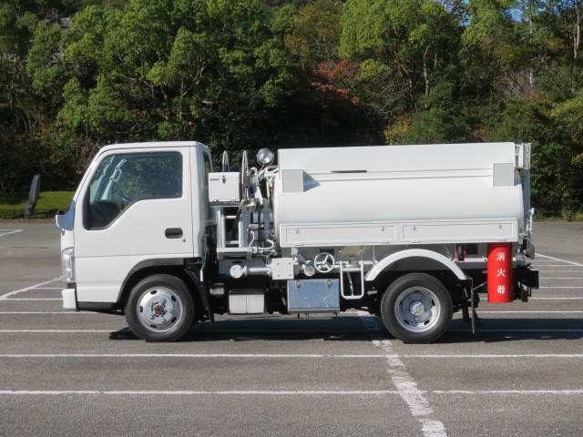 UDトラックスコンドルタンク車（タンクローリー）中型（4t）[写真03]