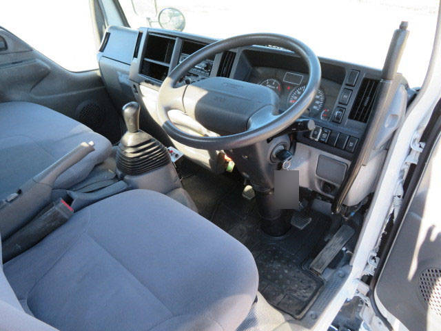 UDトラックスコンドルタンク車（タンクローリー）中型（4t）[写真08]