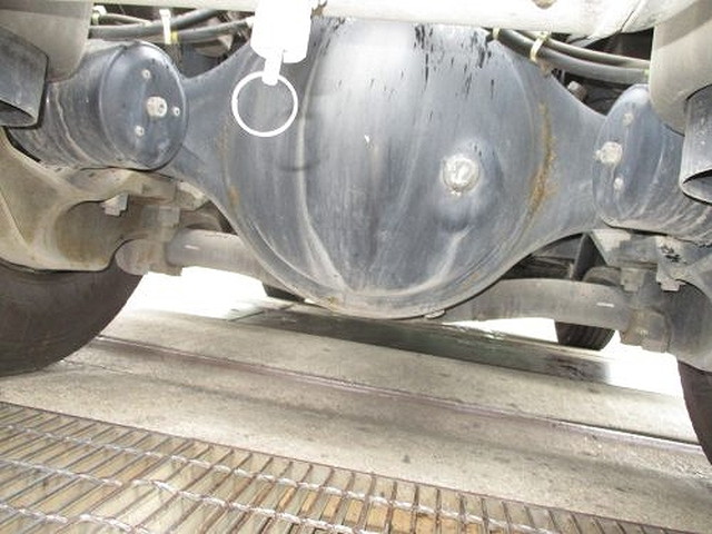 UDトラックスクオントレーラーヘッド（トラクターヘッド）大型（10t）[写真14]