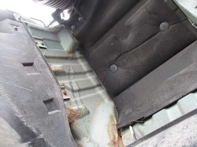 UDトラックスクオントレーラーヘッド（トラクターヘッド）大型（10t）[写真20]