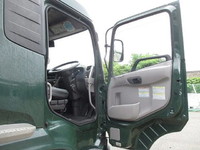 UDトラックスクオントレーラーヘッド（トラクターヘッド）大型（10t）[写真21]