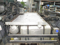 UDトラックスクオントレーラーヘッド（トラクターヘッド）大型（10t）[写真06]