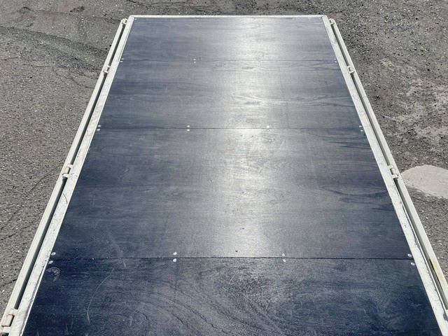 トヨタトヨエース平ボディ小型（2t・3t）[写真14]