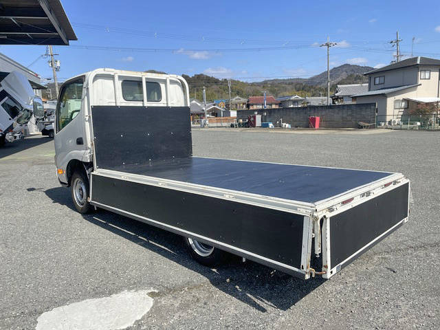 トヨタトヨエース平ボディ小型（2t・3t）[写真15]
