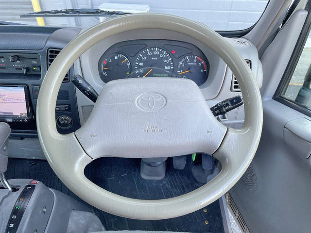 トヨタトヨエース平ボディ小型（2t・3t）[写真34]