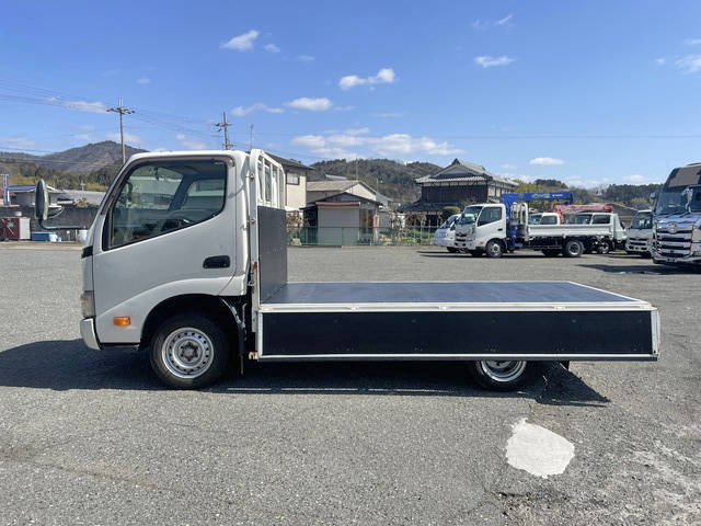 トヨタトヨエース平ボディ小型（2t・3t）[写真06]