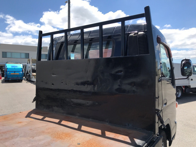 三菱ふそうキャンター平ボディ小型（2t・3t）[写真10]