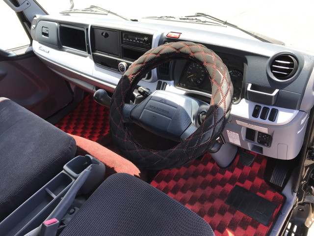 三菱ふそうキャンター平ボディ小型（2t・3t）[写真15]