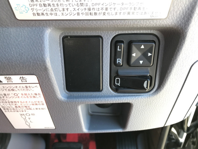 三菱ふそうキャンター平ボディ小型（2t・3t）[写真17]