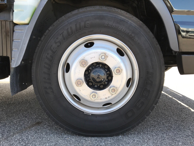 三菱ふそうキャンター平ボディ小型（2t・3t）[写真19]