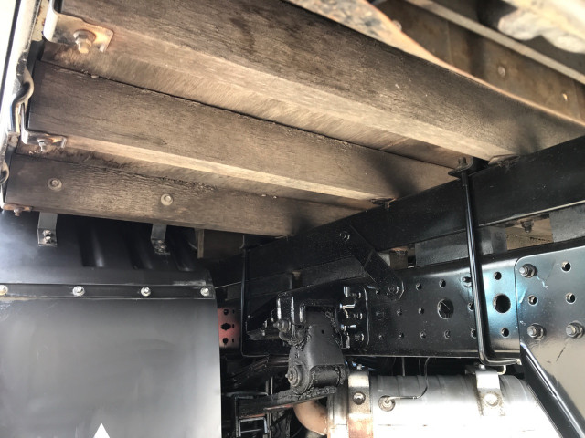 三菱ふそうキャンター平ボディ小型（2t・3t）[写真21]