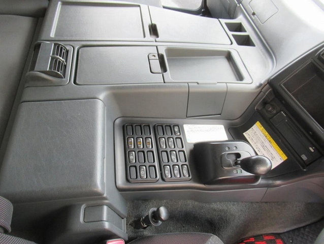 三菱ふそうスーパーグレートパネルウイング大型（10t）[写真11]