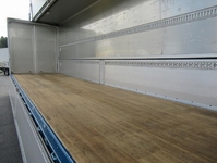 三菱ふそうスーパーグレートパネルウイング大型（10t）[写真19]