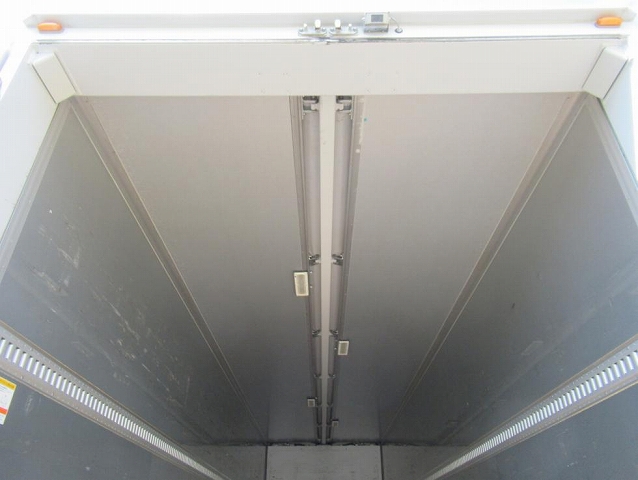 三菱ふそうスーパーグレートパネルウイング大型（10t）[写真26]