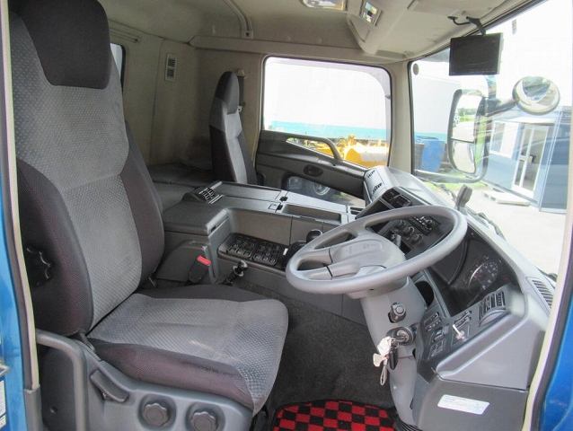 三菱ふそうスーパーグレートパネルウイング大型（10t）[写真06]